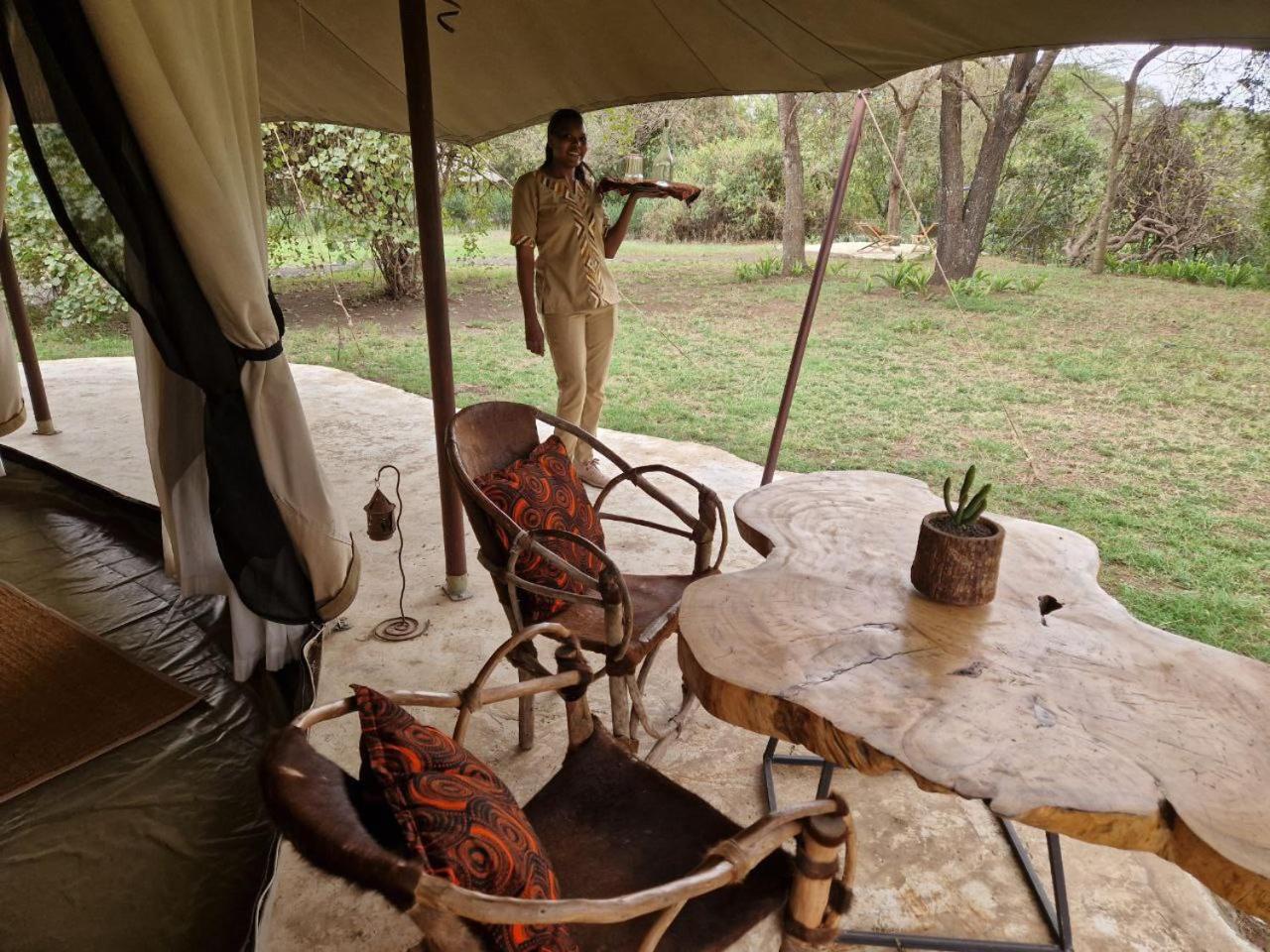 Dolly Farm & River Camp, Luxury Tents Usa River エクステリア 写真