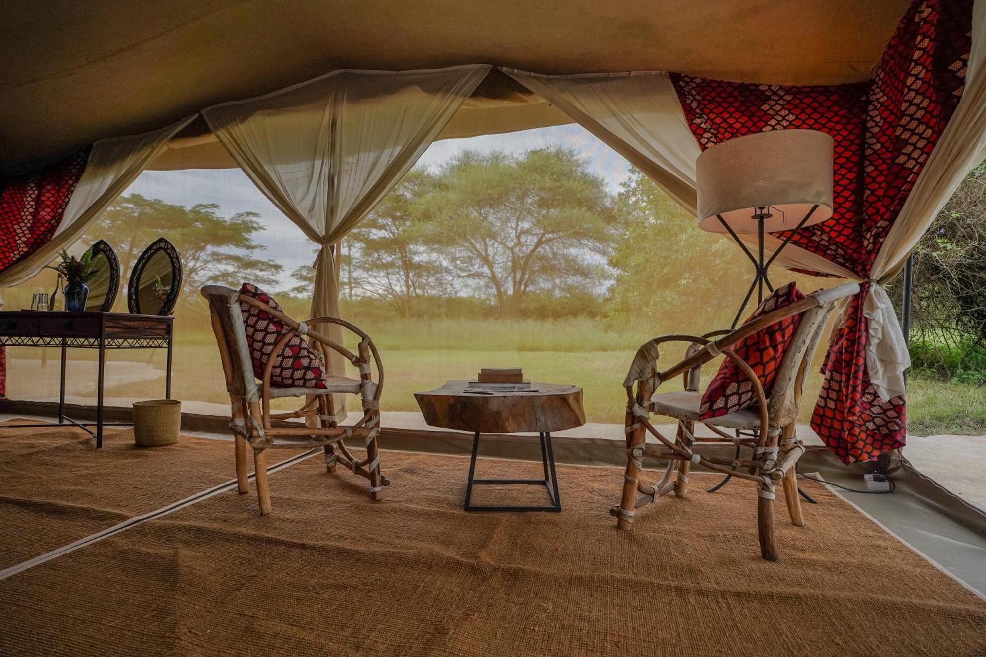 Dolly Farm & River Camp, Luxury Tents Usa River エクステリア 写真